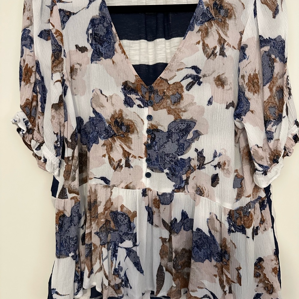 Mystree Floral V-Neck Blouse in Blue and Brown